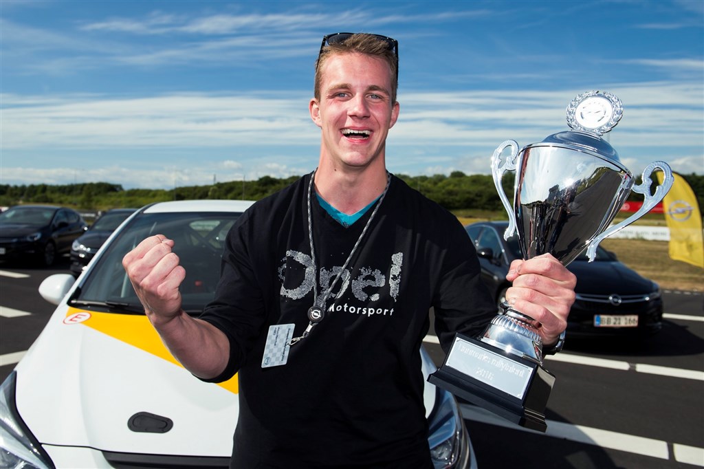 ”At blive kåret til Danmarks Rallytalent 2016 er det største jeg har opnået til nu,” siger den kun 19-årige Adam Hjortflod fra Vig. Han glæder sig til at deltage i Munkebjerg Hillclimb
(Foto: Jokum Tord Larsen)